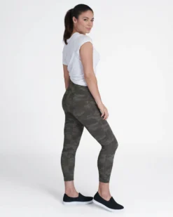Spanx Look At Me Now Seamless Cropped Leggings