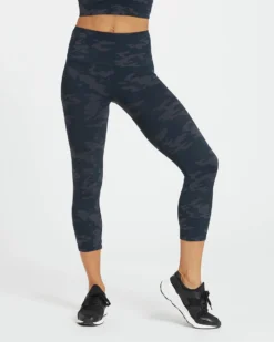 Spanx Look At Me Now Seamless Cropped Leggings
