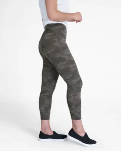 Spanx Look At Me Now Seamless Cropped Leggings