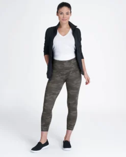 Spanx Look At Me Now Seamless Cropped Leggings