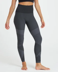 Spanx Comfy Essentials Look At Me Now Seamless Moto Leggings