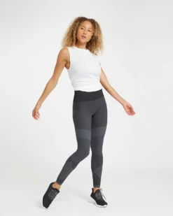 Spanx Comfy Essentials Look At Me Now Seamless Moto Leggings