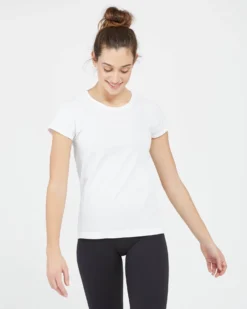 Spanx Shop All Activewear Look At Me Now Seamless Tee 22 Spanx Shop All Activewear Look At Me Now Seamless Tee