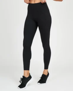 Spanx Every.Wear Knockout Leggings
