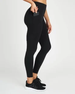 Spanx Every.Wear Knockout Leggings