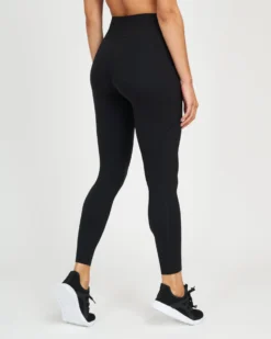 Spanx Every.Wear Knockout Leggings